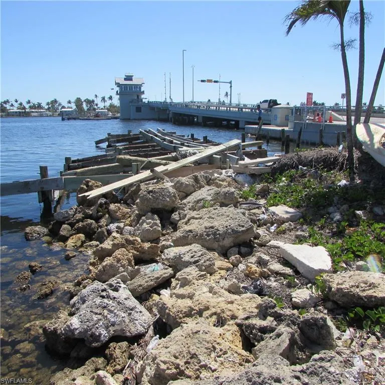 4331 Pine Island Road NW Matlacha, FL 33993