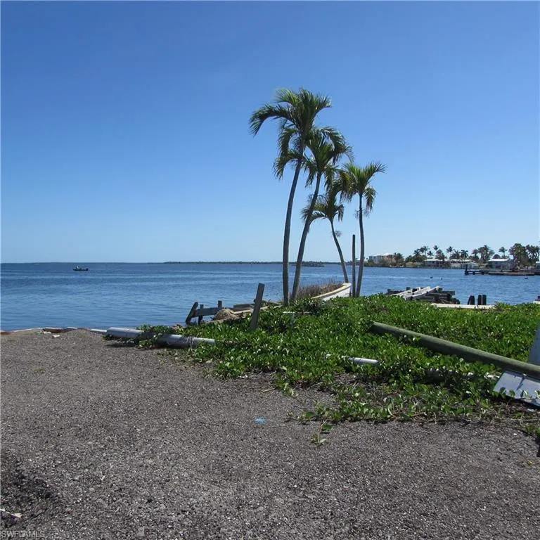 4331 Pine Island Road NW Matlacha, FL 33993
