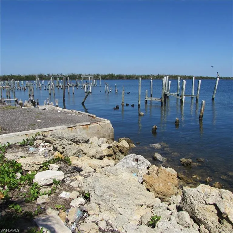 4331 Pine Island Road NW Matlacha, FL 33993