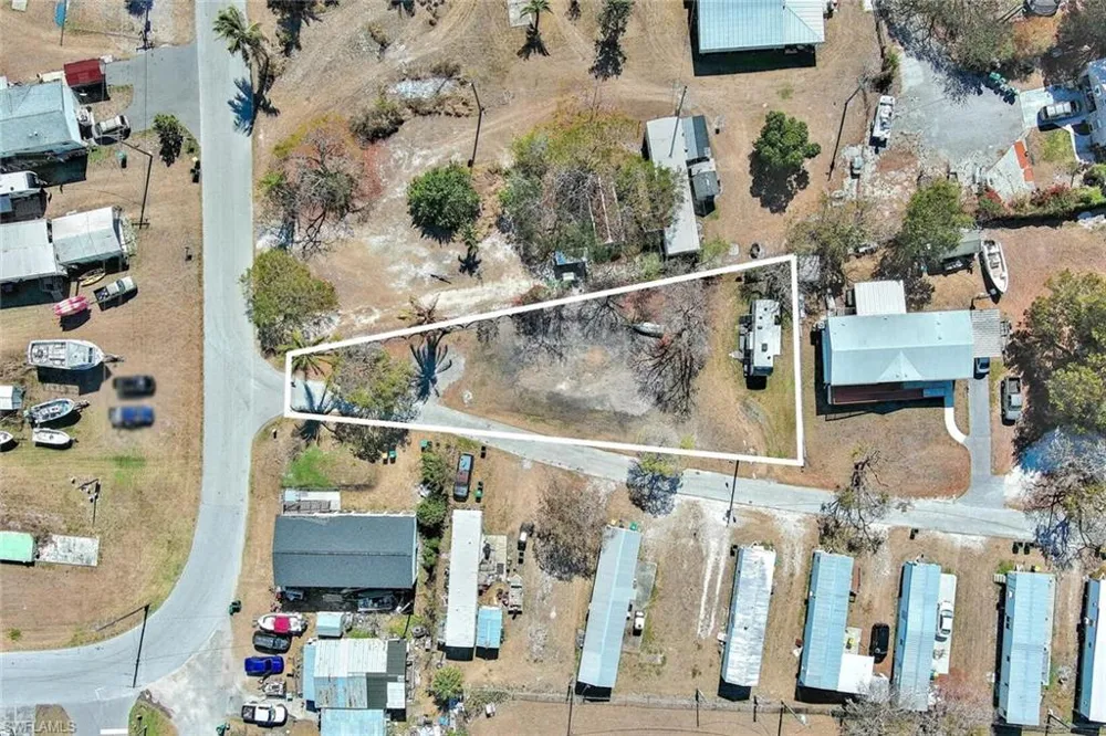 1160 Rewis Drive Chokoloskee, FL 34138