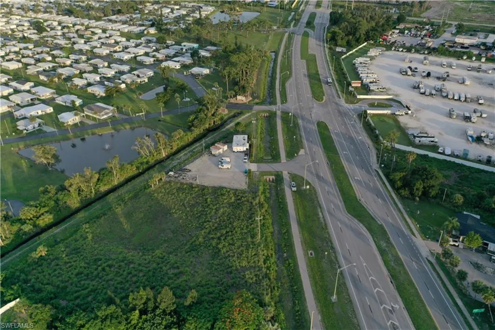 2536 Tamiami Trail North Fort Myers, FL 33903