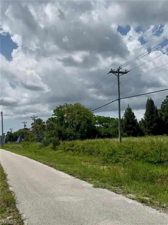 2536 Tamiami Trail North Fort Myers, FL 33903