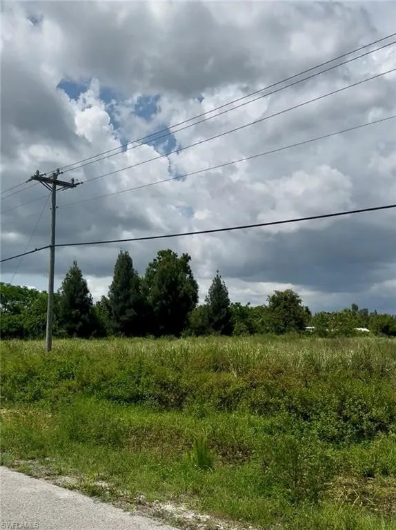 2536 Tamiami Trail North Fort Myers, FL 33903