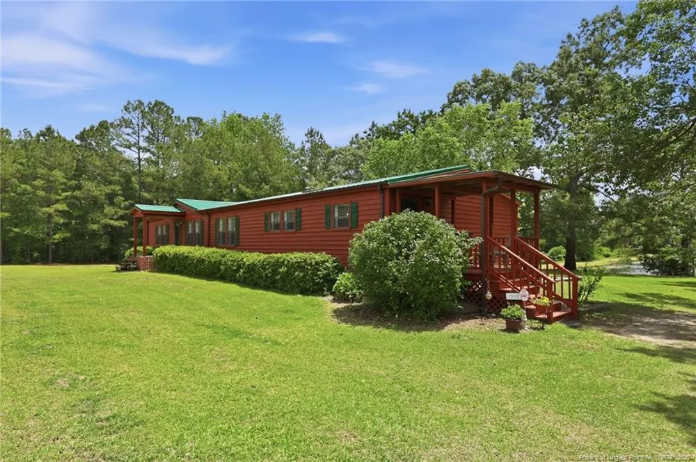 10400 Ruth Vinson Road Autryville, NC 28318