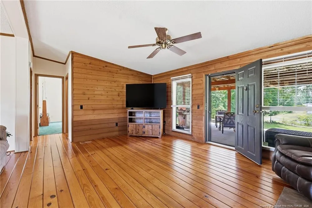 10400 Ruth Vinson Road Autryville, NC 28318