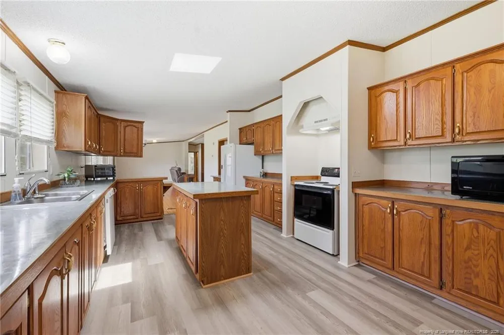 10400 Ruth Vinson Road Autryville, NC 28318