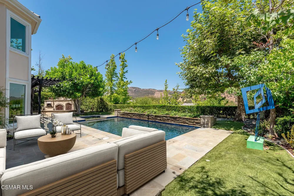 841 Stafford Road Thousand Oaks, CA 91361