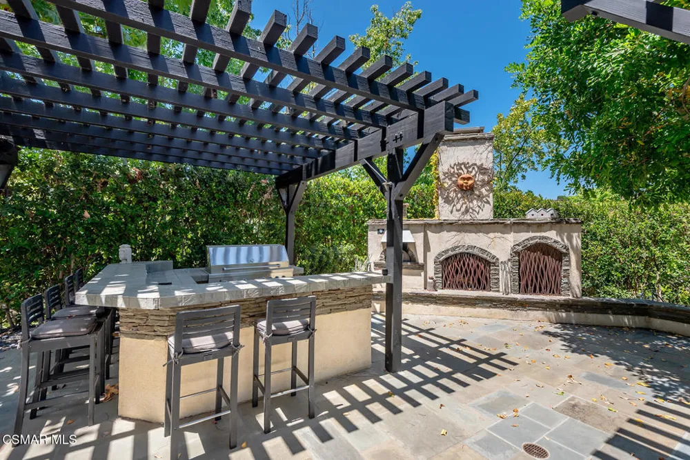 841 Stafford Road Thousand Oaks, CA 91361