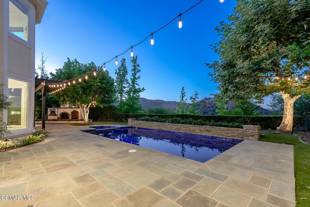 841 Stafford Road Thousand Oaks, CA 91361