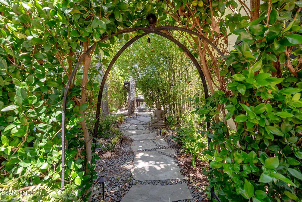 841 Stafford Road Thousand Oaks, CA 91361