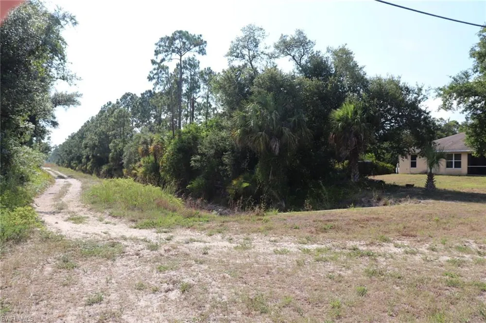 4244 E 24th Street Alva, FL 33920
