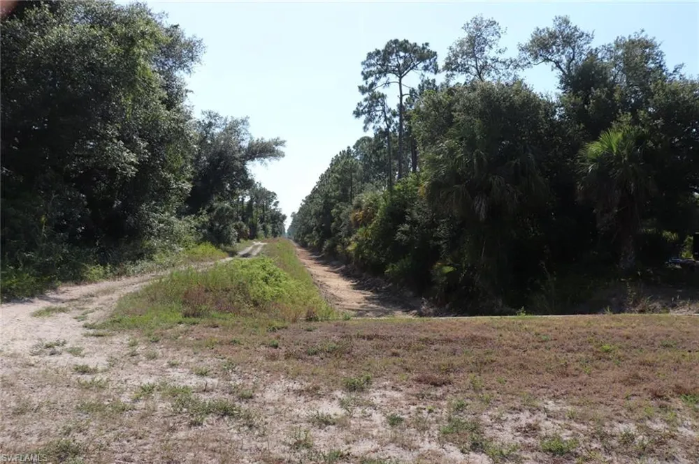 4244 E 24th Street Alva, FL 33920