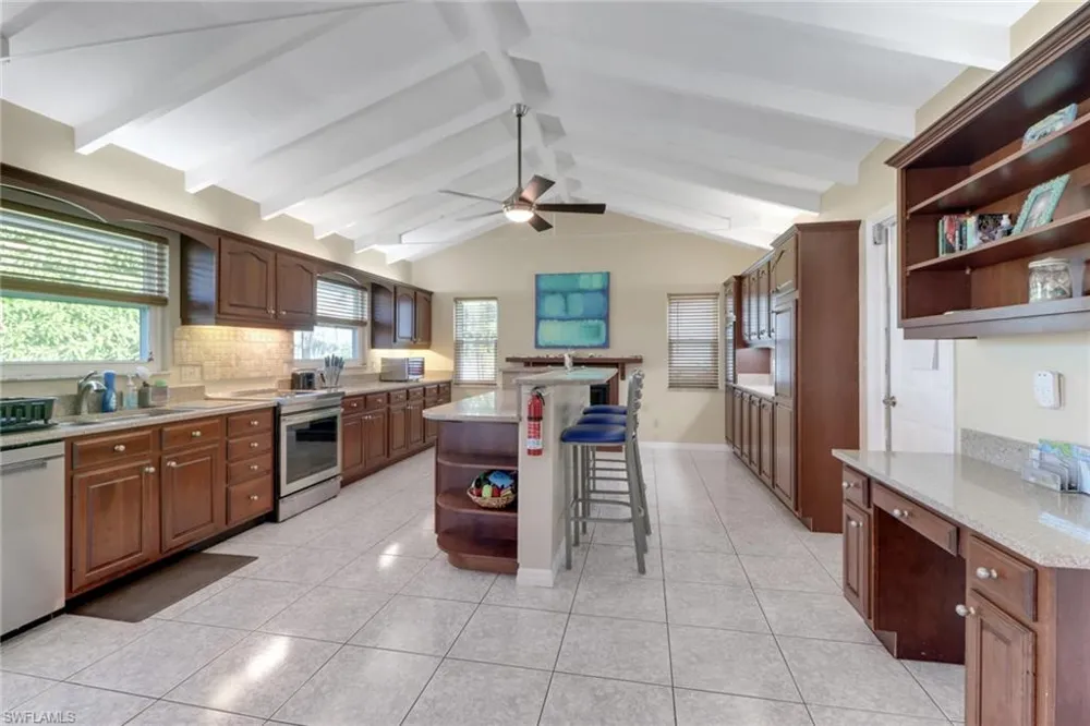 562 Goldcoast Court Marco Island, FL 34145