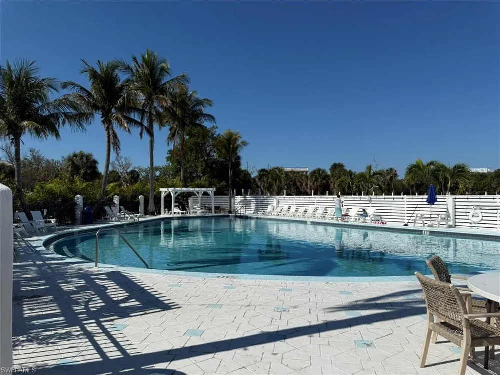 484 Gulf Bend Drive Captiva, FL 33924