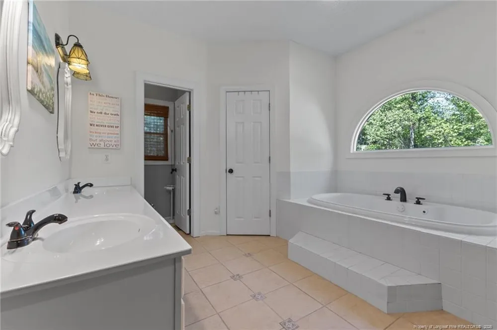 1096 Dean Road St. Pauls, NC 28384