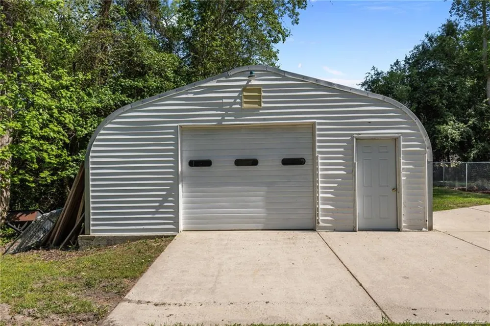 1096 Dean Road St. Pauls, NC 28384