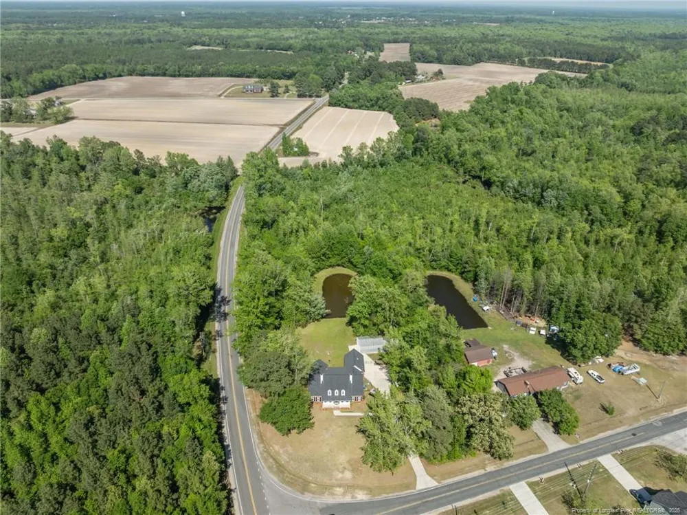 1096 Dean Road St. Pauls, NC 28384