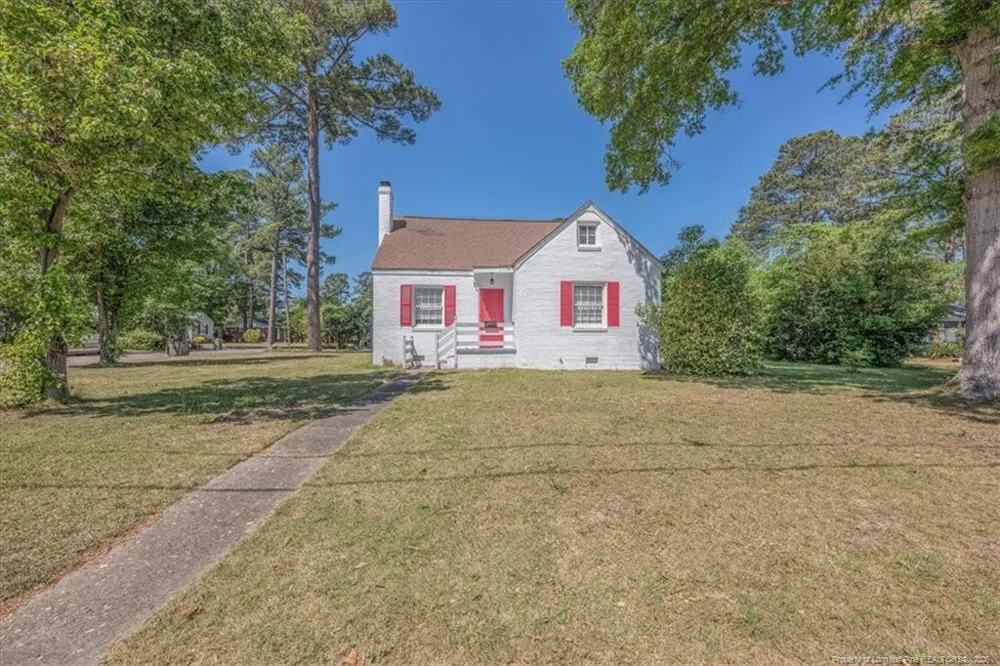 2201 N McMillan Ave Lumberton, NC 28358