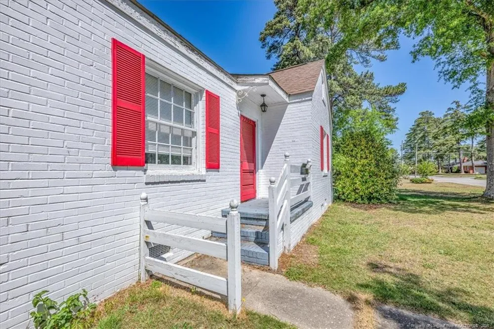 2201 N McMillan Ave Lumberton, NC 28358