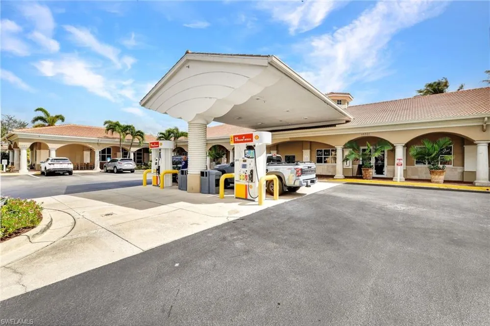 28729 Xenon Way Bonita Springs, FL 34135