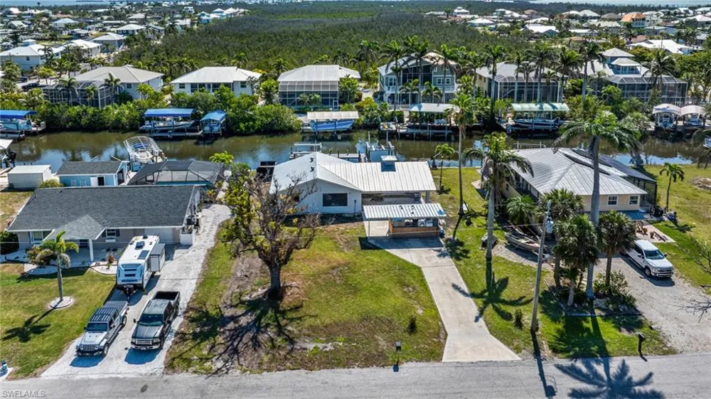 2560 Baybreeze Street St. James City, FL 33956