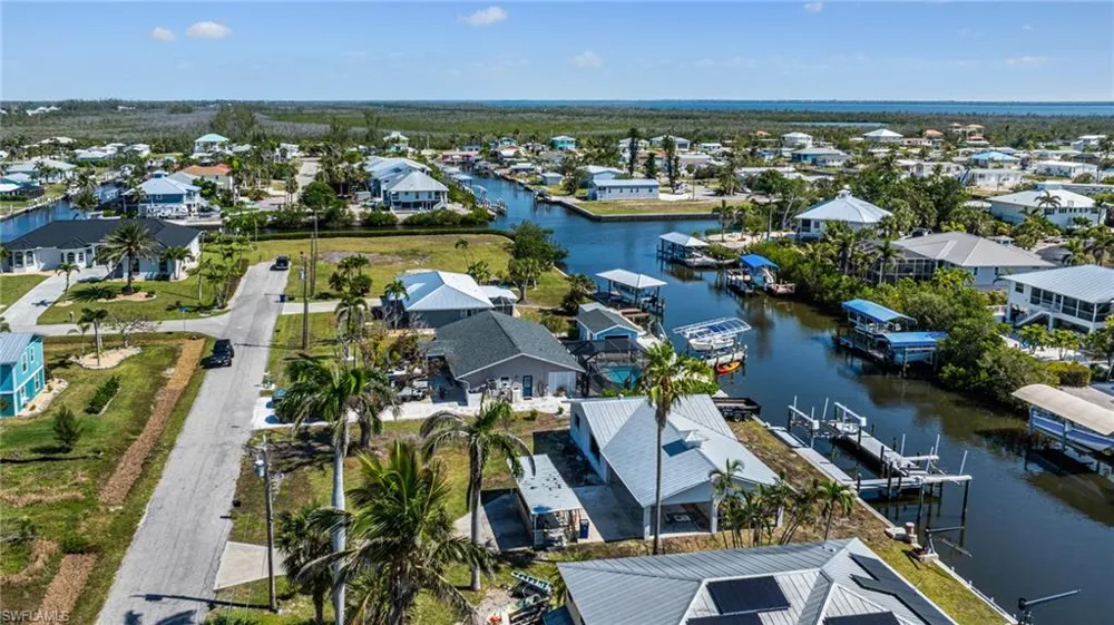 2560 Baybreeze Street St. James City, FL 33956