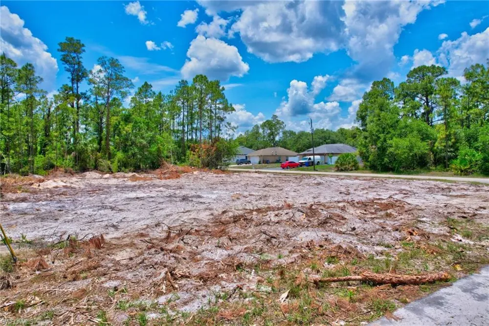 2123 Jefferson Avenue Alva, FL 33920