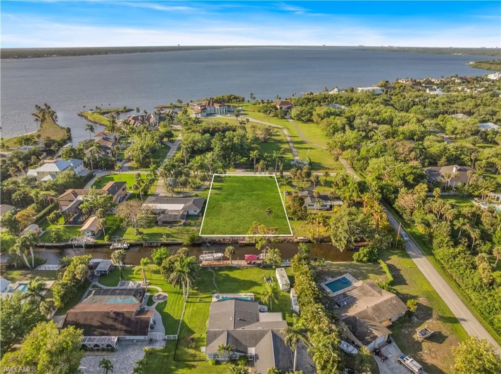 62 Wolcott Drive North Fort Myers, FL 33903