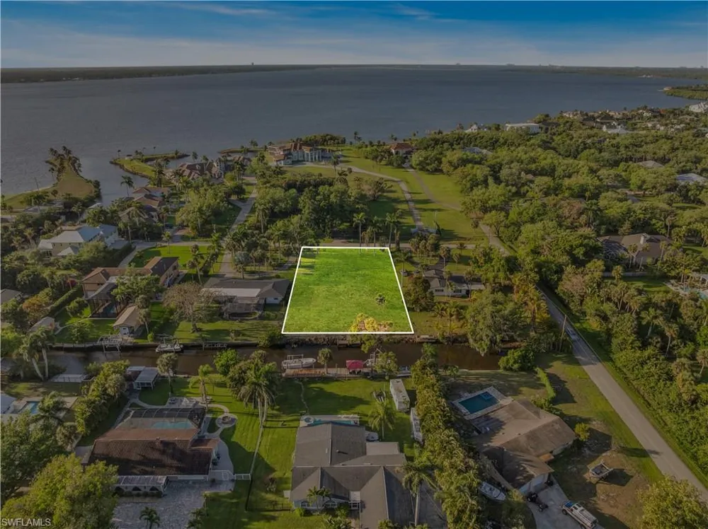 62 Wolcott Drive North Fort Myers, FL 33903