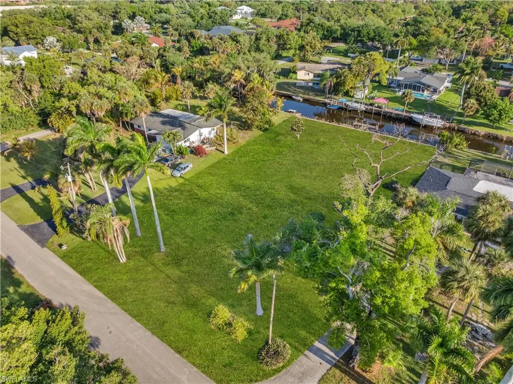 62 Wolcott Drive North Fort Myers, FL 33903
