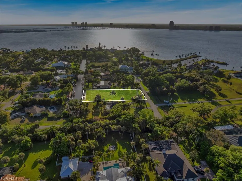 62 Wolcott Drive North Fort Myers, FL 33903