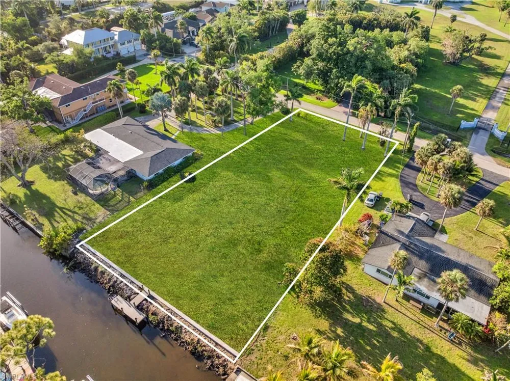62 Wolcott Drive North Fort Myers, FL 33903