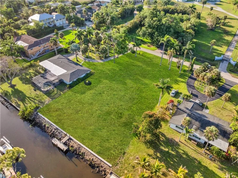 62 Wolcott Drive North Fort Myers, FL 33903