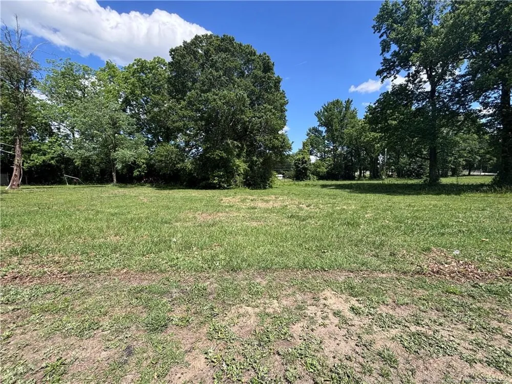 305 S Seneca Street Lumberton, NC 28358