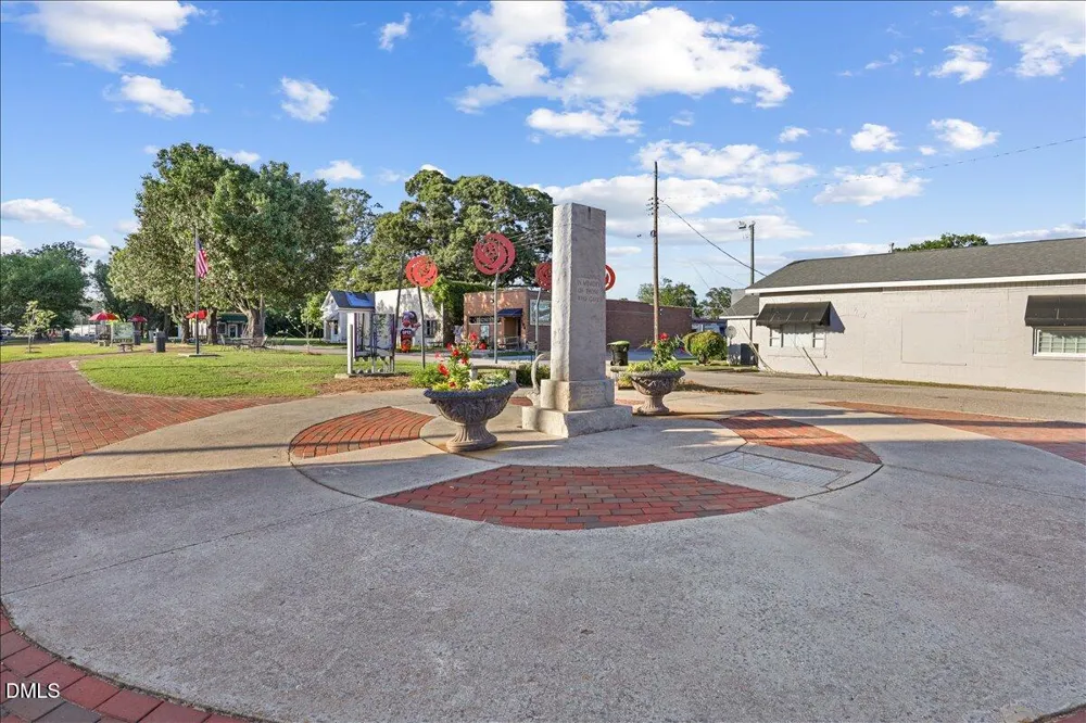 305 West Street Roseboro, NC 28382