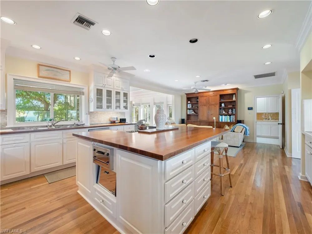16530 Captiva Drive Captiva, FL 33924