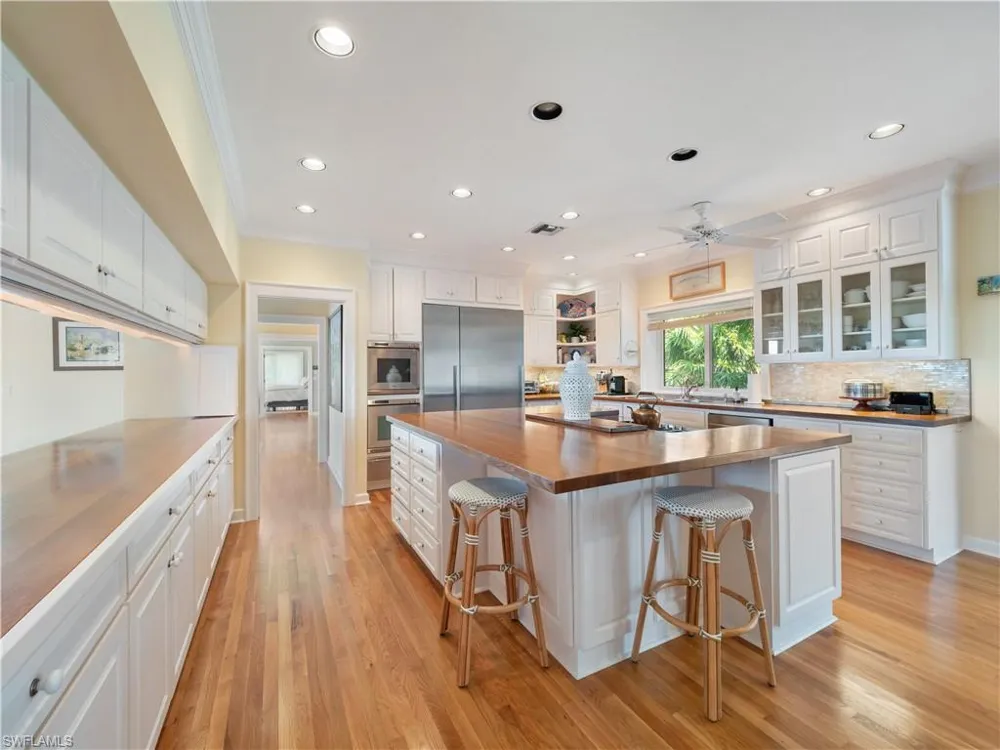 16530 Captiva Drive Captiva, FL 33924