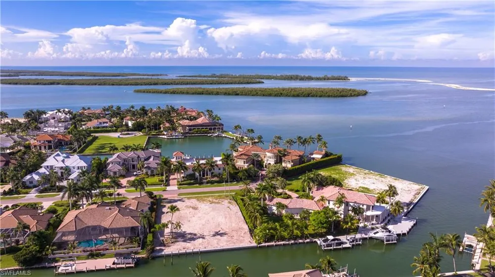1558 Heights Court Marco Island, FL 34145