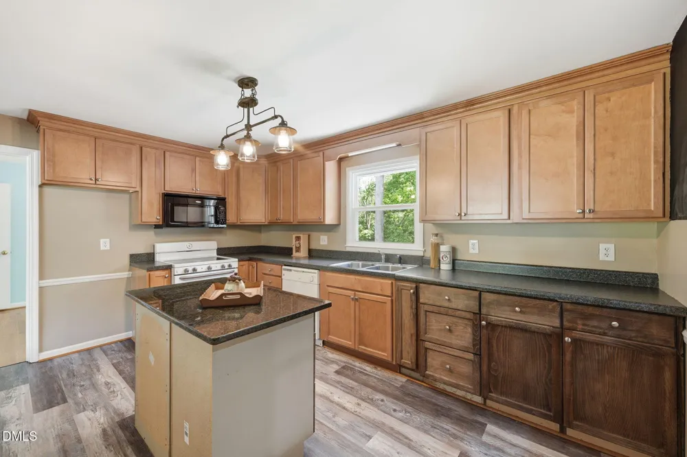 5414 Eastcrest Road McLeansville, NC 27301