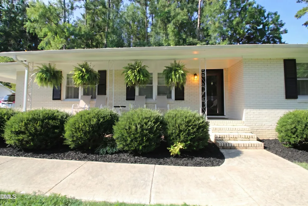 1900 Lennox Drive