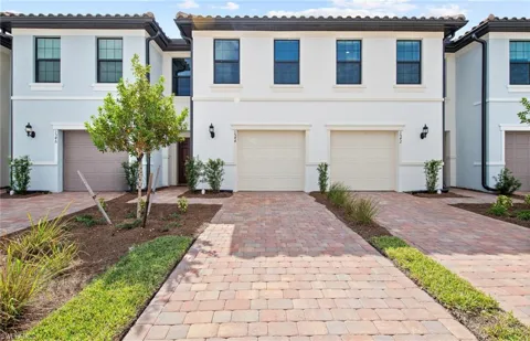 1561 Lake Jessup Circle