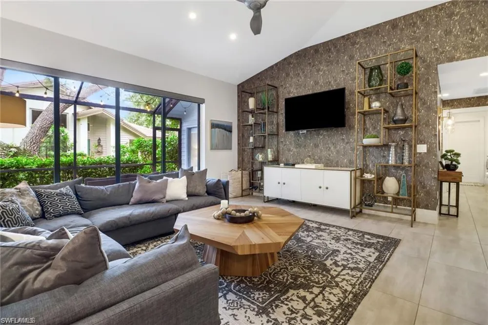 27052 Kindlewood Lane Bonita Springs, FL 34134