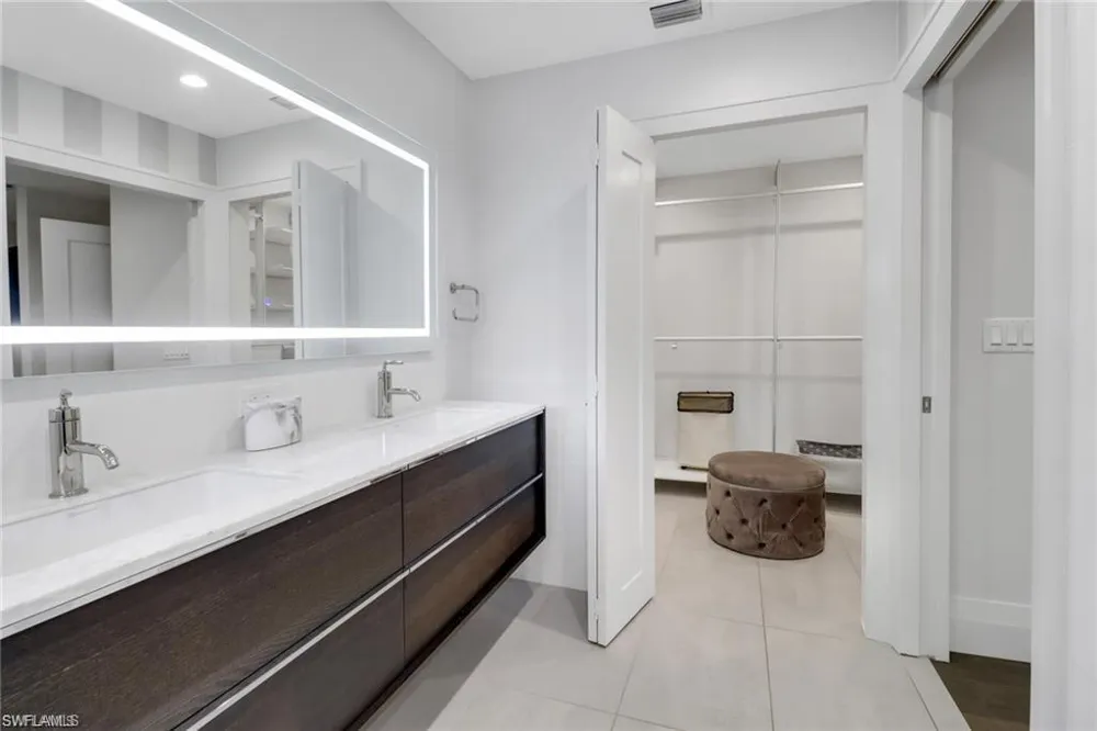 27052 Kindlewood Lane Bonita Springs, FL 34134