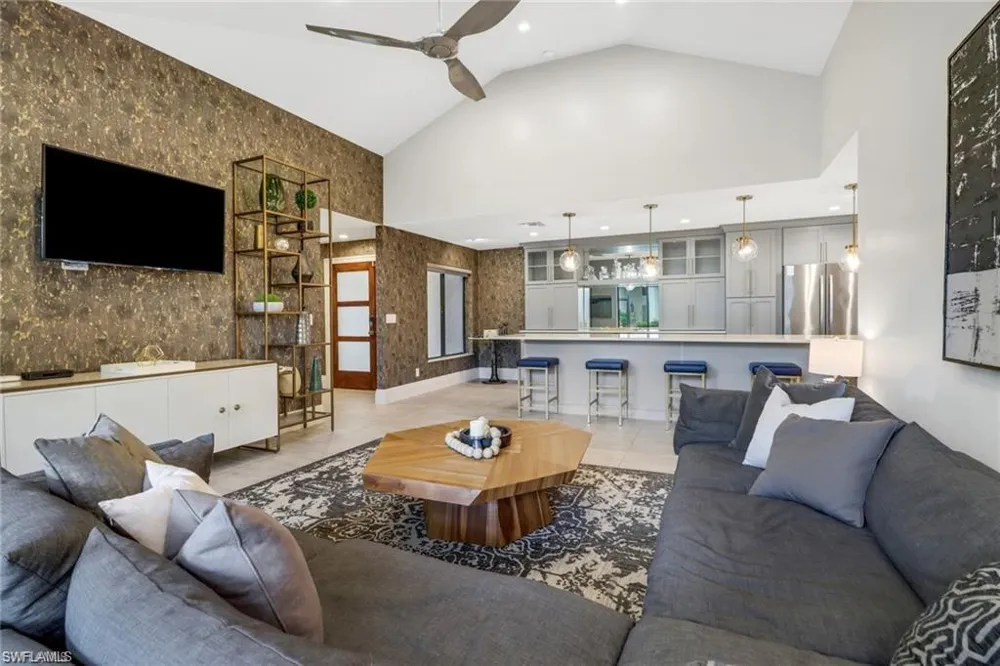 27052 Kindlewood Lane Bonita Springs, FL 34134