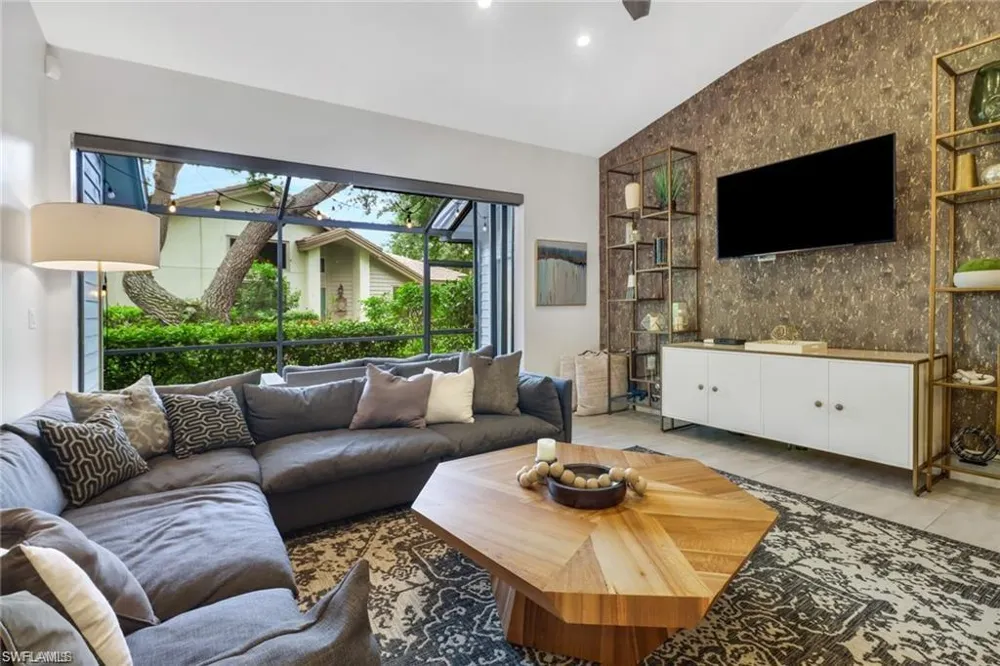 27052 Kindlewood Lane Bonita Springs, FL 34134
