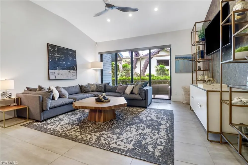 27052 Kindlewood Lane Bonita Springs, FL 34134