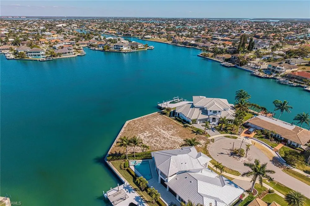 996 Spruce Court Marco Island, FL 34145