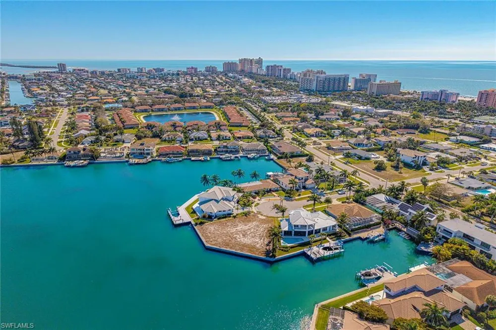 996 Spruce Court Marco Island, FL 34145