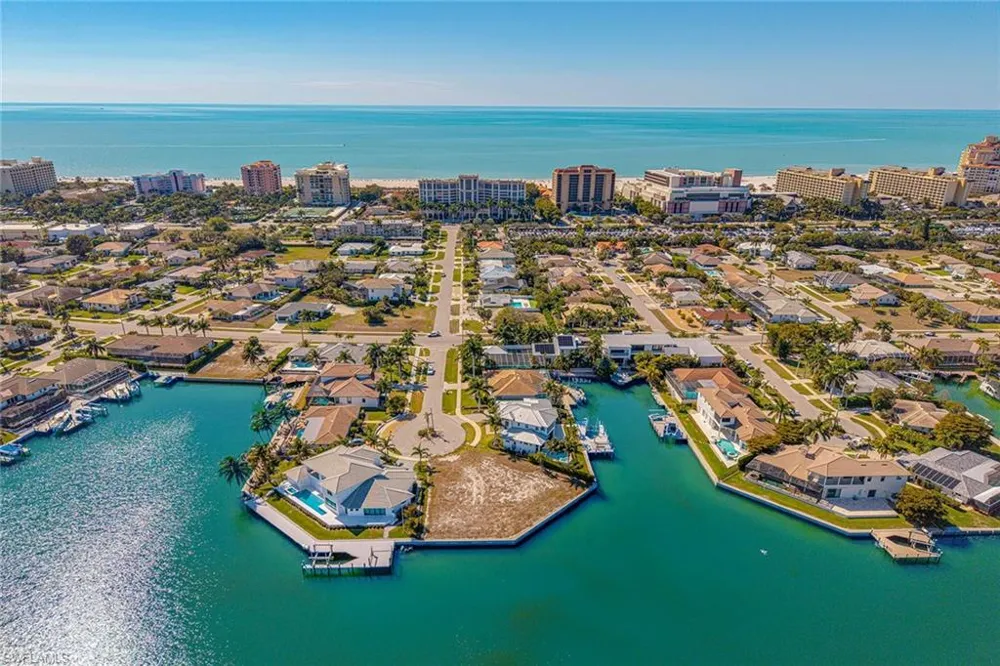 996 Spruce Court Marco Island, FL 34145