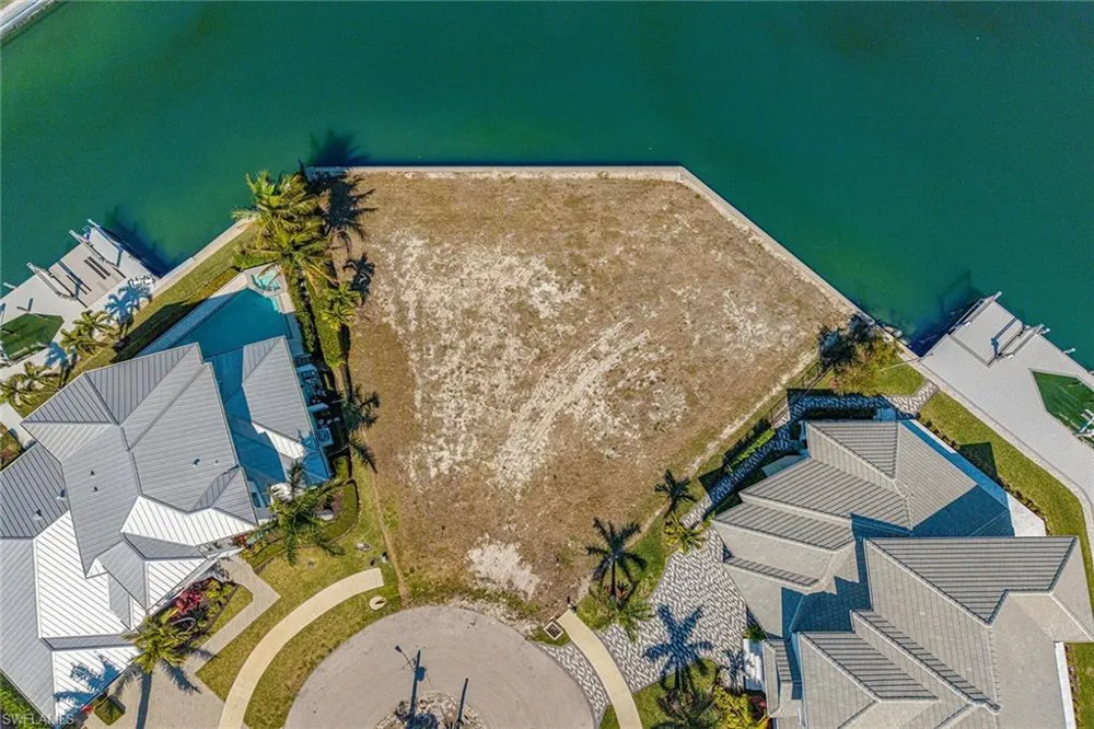 996 Spruce Court Marco Island, FL 34145